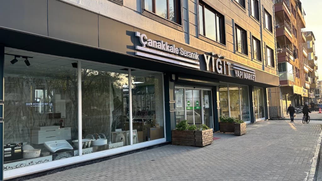 Yiğit Yapı Market merkez mağaza dış görünümü